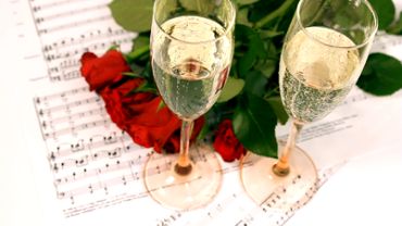 Champagne glasses and roses